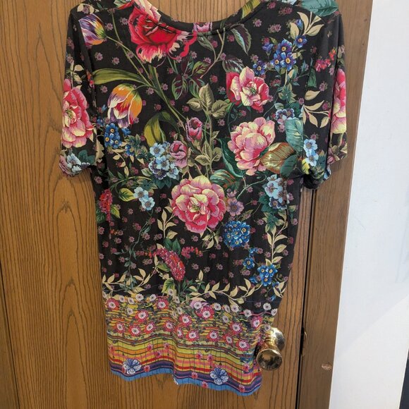 Johnny Was-Short Sleeve Floral Vneck Top Bamboo Cotton Multicolor Stretch-Size M - Picture 3 of 3